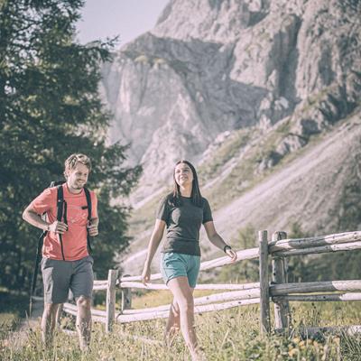 Mountain & hiking guide