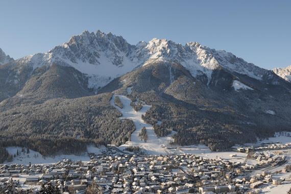 Idyllisches Alpenstädtchen trifft Ski-Erlebnis