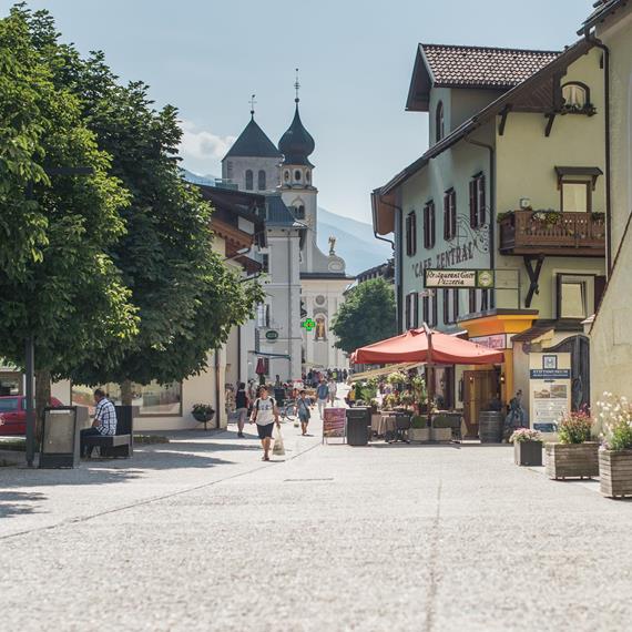 Shopping in the pedestrian zone