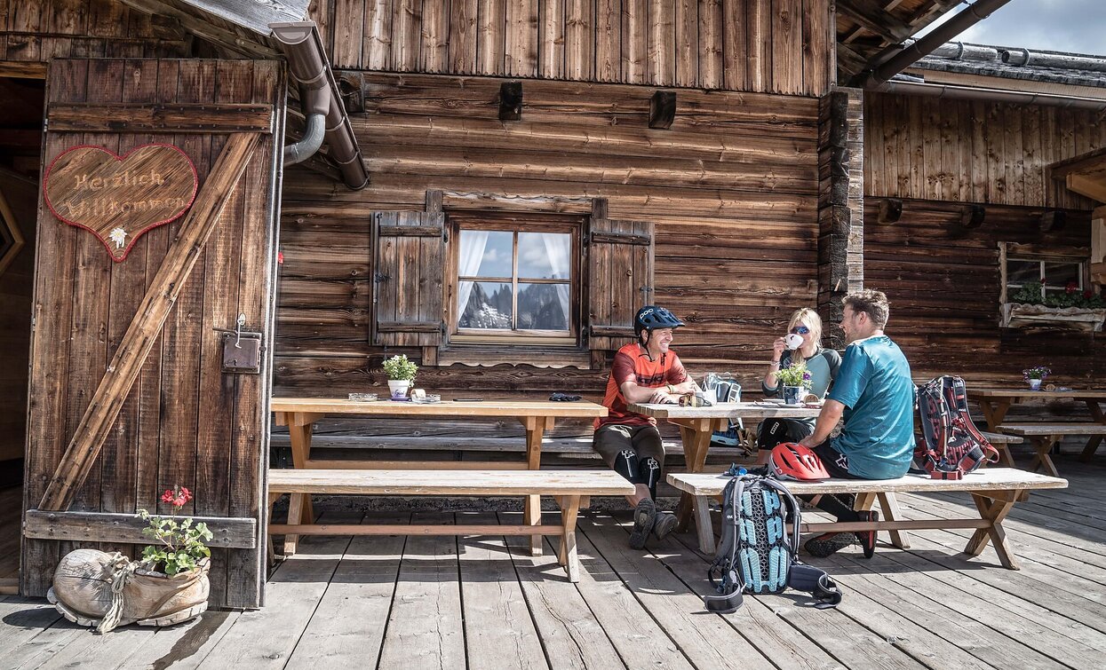 at the Klammbachalm hut | © TV Sexten - Dennis Tratmann, Sesto at the Klammbachalm hut | © TV Sexten - Dennis Tratmann, Sesto