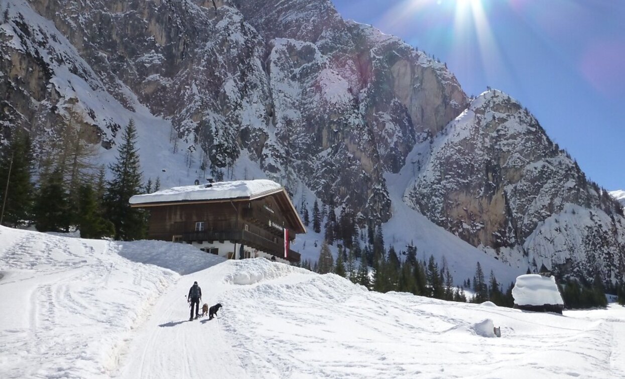 Rifugio Tre Scarperi Drei Schuster Hütte Mountain Hut Innichen San Candido | © Tourismusverein Innichen, San Candido Rifugio Tre Scarperi Drei Schuster Hütte Mountain Hut Innichen San Candido | © Tourismusverein Innichen, San Candido